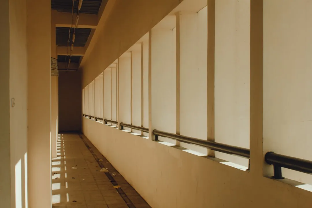 2025年商贸服务行业政策风向与日用品批发合规要点
